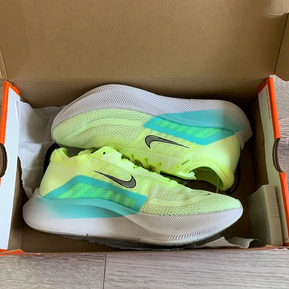 Women’s zoom fly knit 4